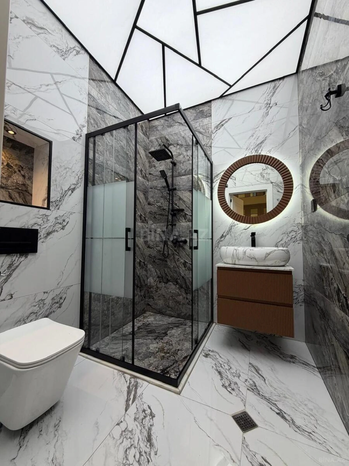 Satılır 2 otaqlı mənzil 67 m²