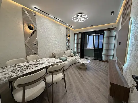Satılır 2 otaqlı mənzil 67 m²
