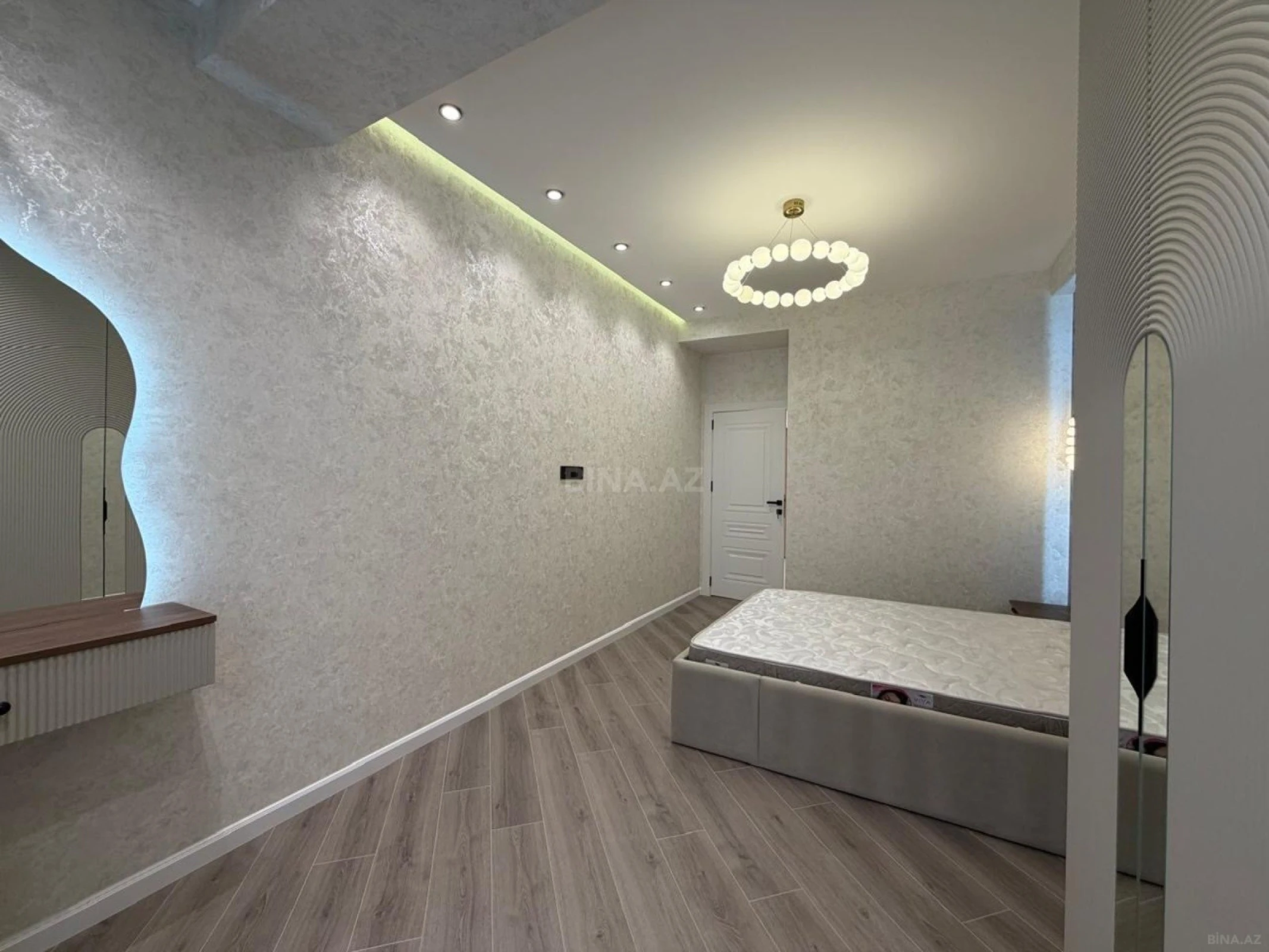 Satılır 3 otaqlı mənzil 91 m²