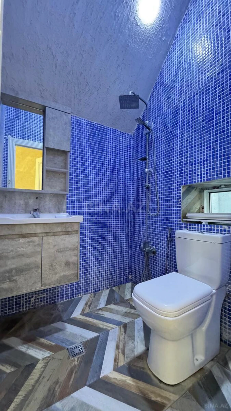 Satılır 4 otaqlı həyət evi 180 m²