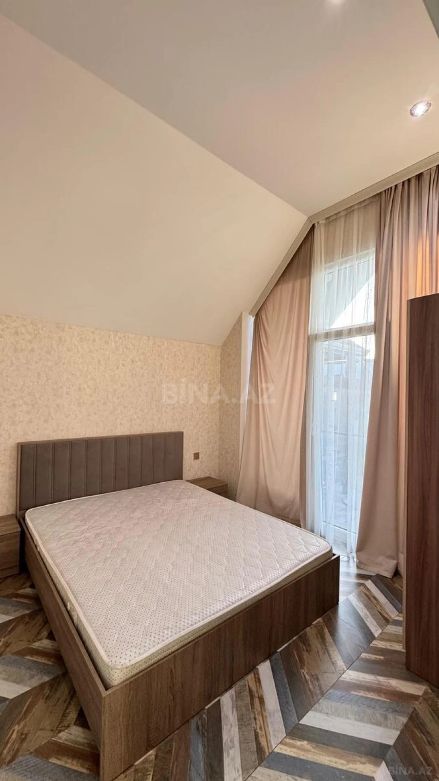 Satılır 4 otaqlı həyət evi 180 m²
