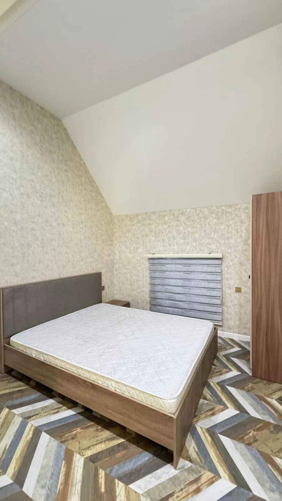 Satılır 4 otaqlı həyət evi 180 m²