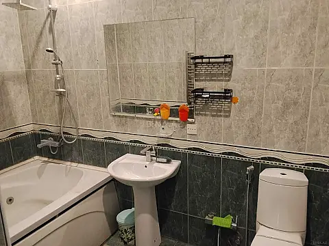 Kirayə verilir 2 otaqlı mənzil 60 m²