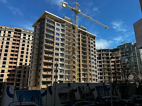 Satılır 1 otaqlı mənzil 53 m²