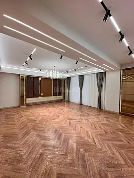 Satılır 4 otaqlı mənzil 195 m²