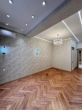 Satılır 4 otaqlı mənzil 195 m²