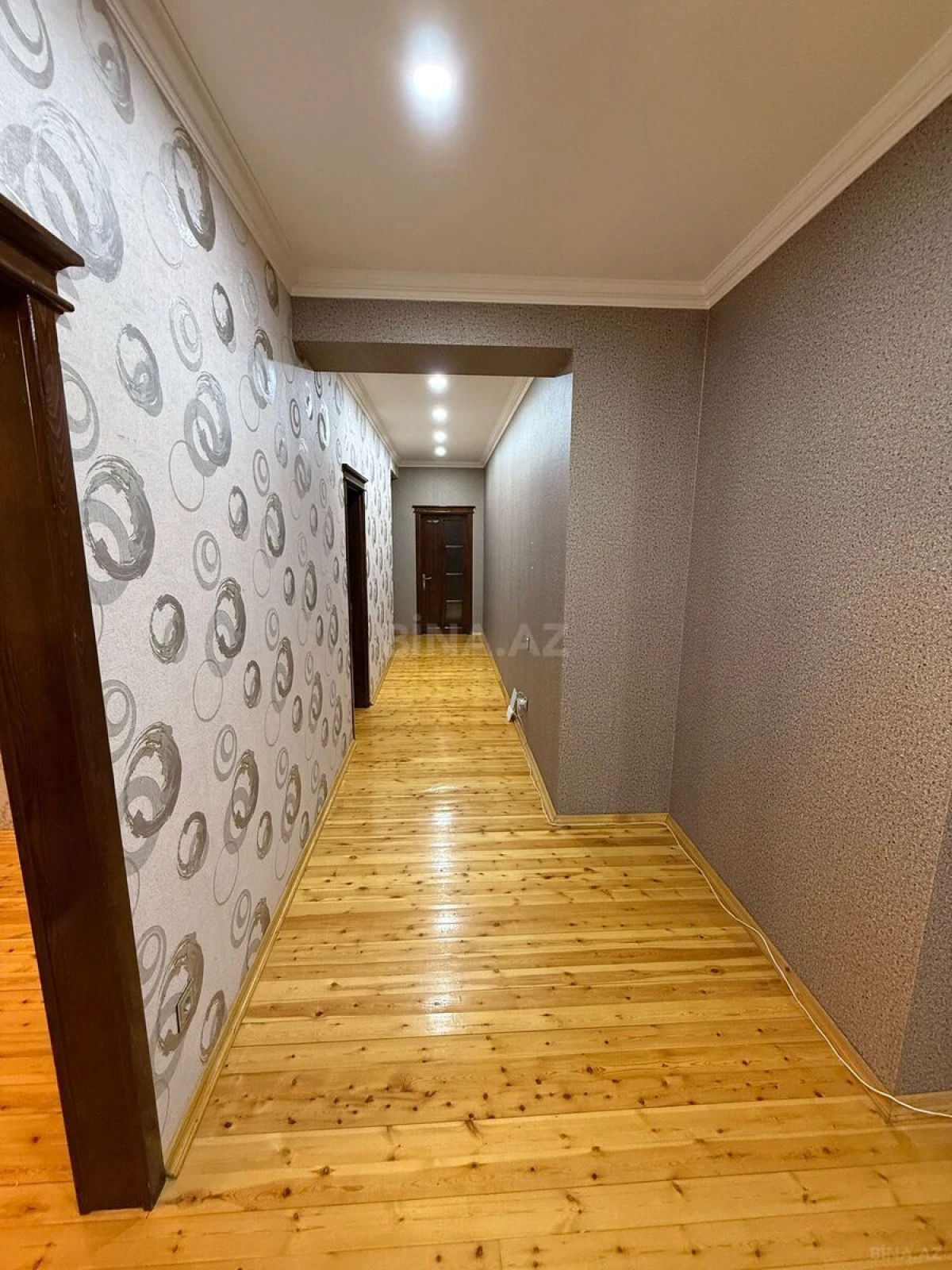 Kirayə verilir 3 otaqlı mənzil 145 m²