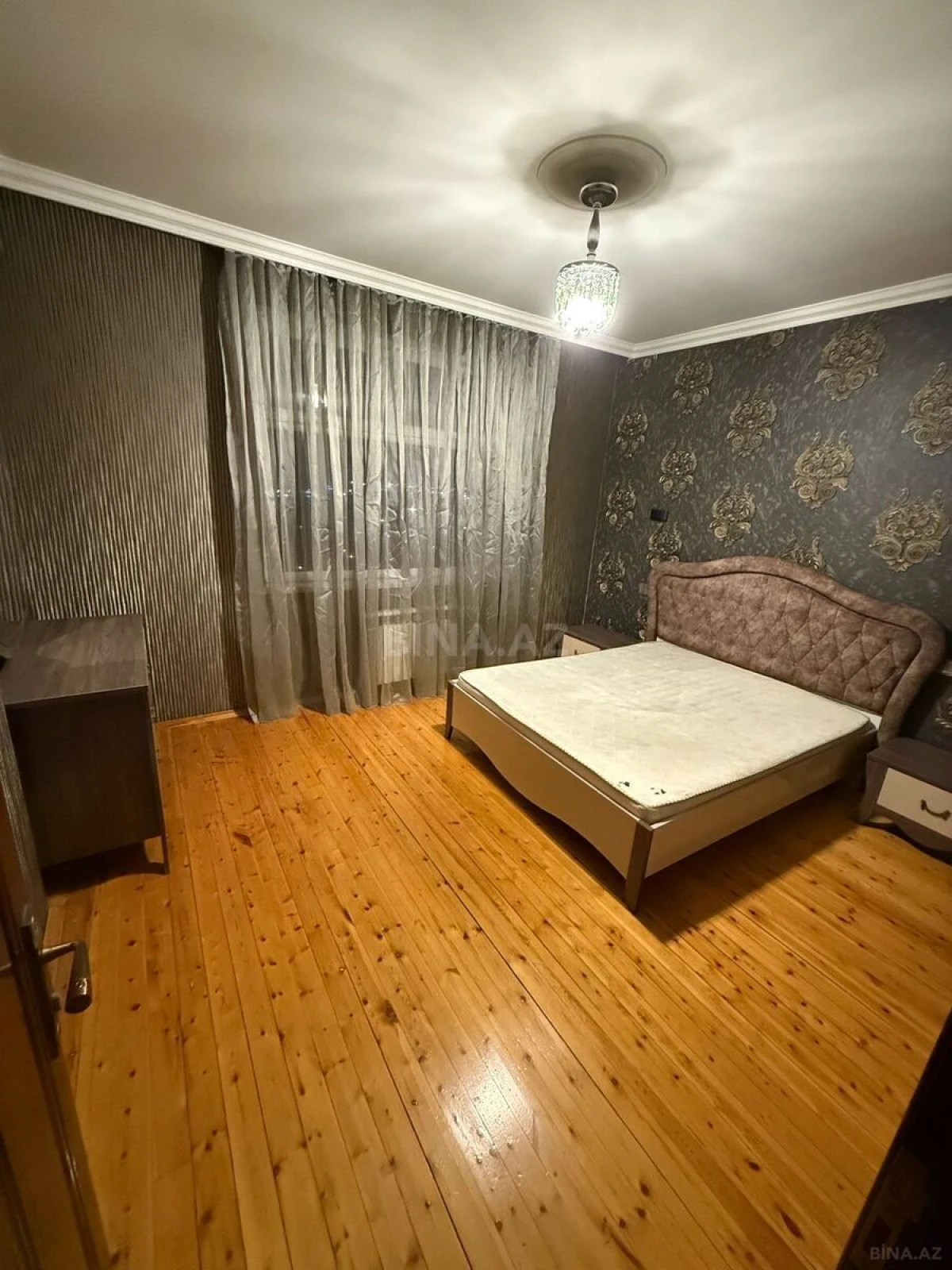 Kirayə verilir 3 otaqlı mənzil 145 m²