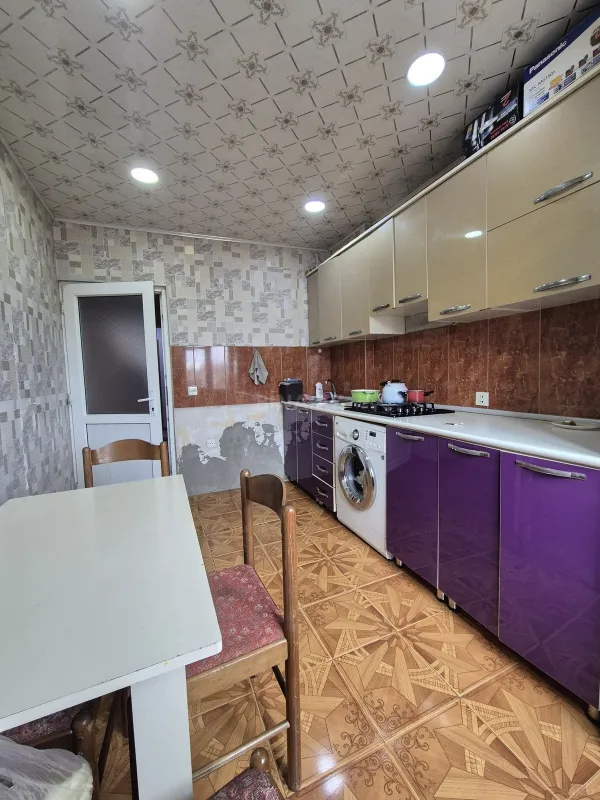 Satılır 4 otaqlı mənzil 100 m²