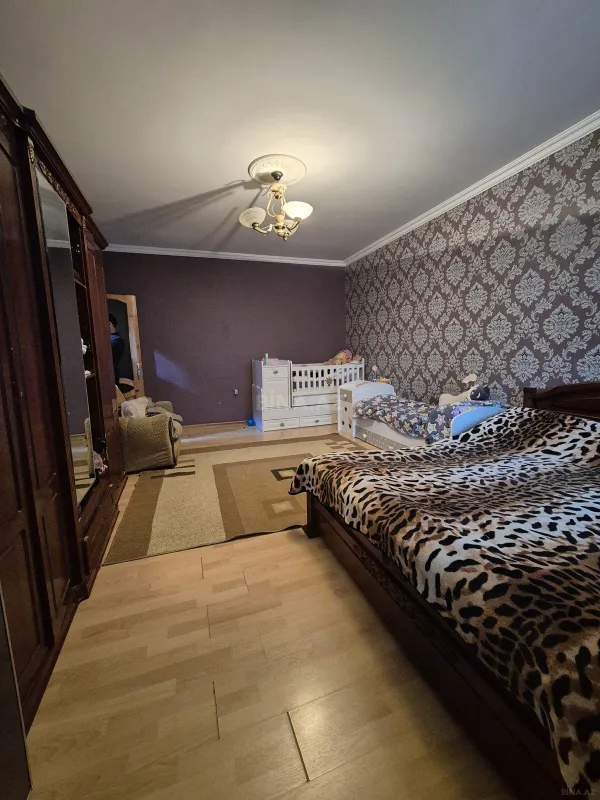 Satılır 4 otaqlı mənzil 100 m²