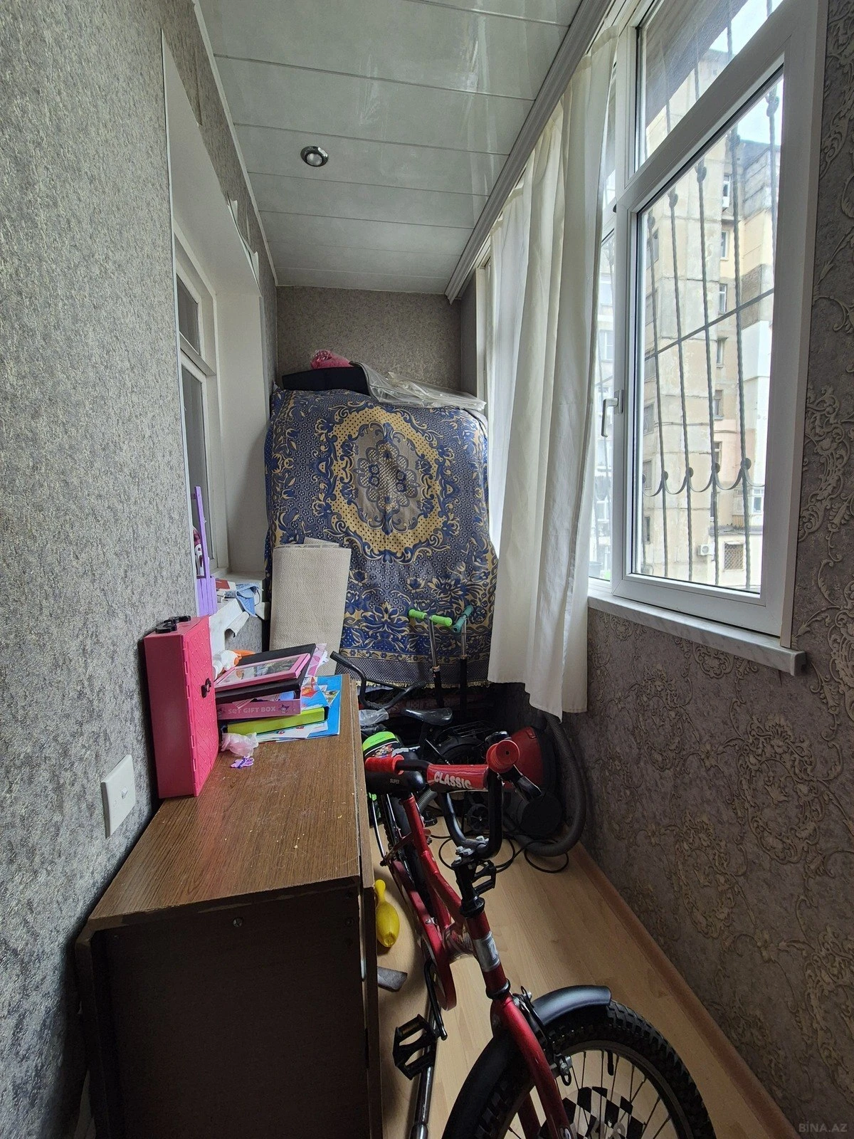 Satılır 4 otaqlı mənzil 100 m²