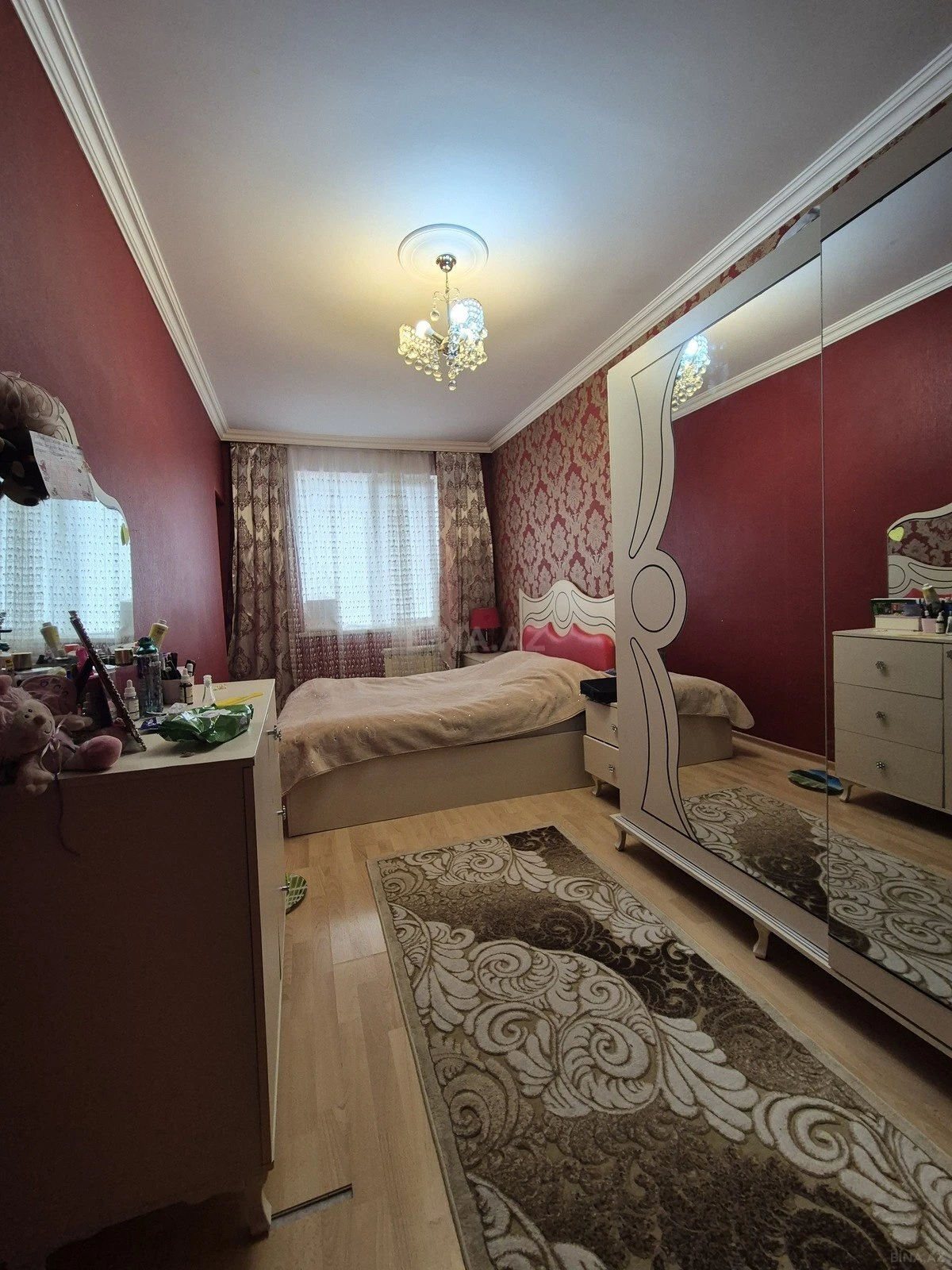 Satılır 4 otaqlı mənzil 100 m²