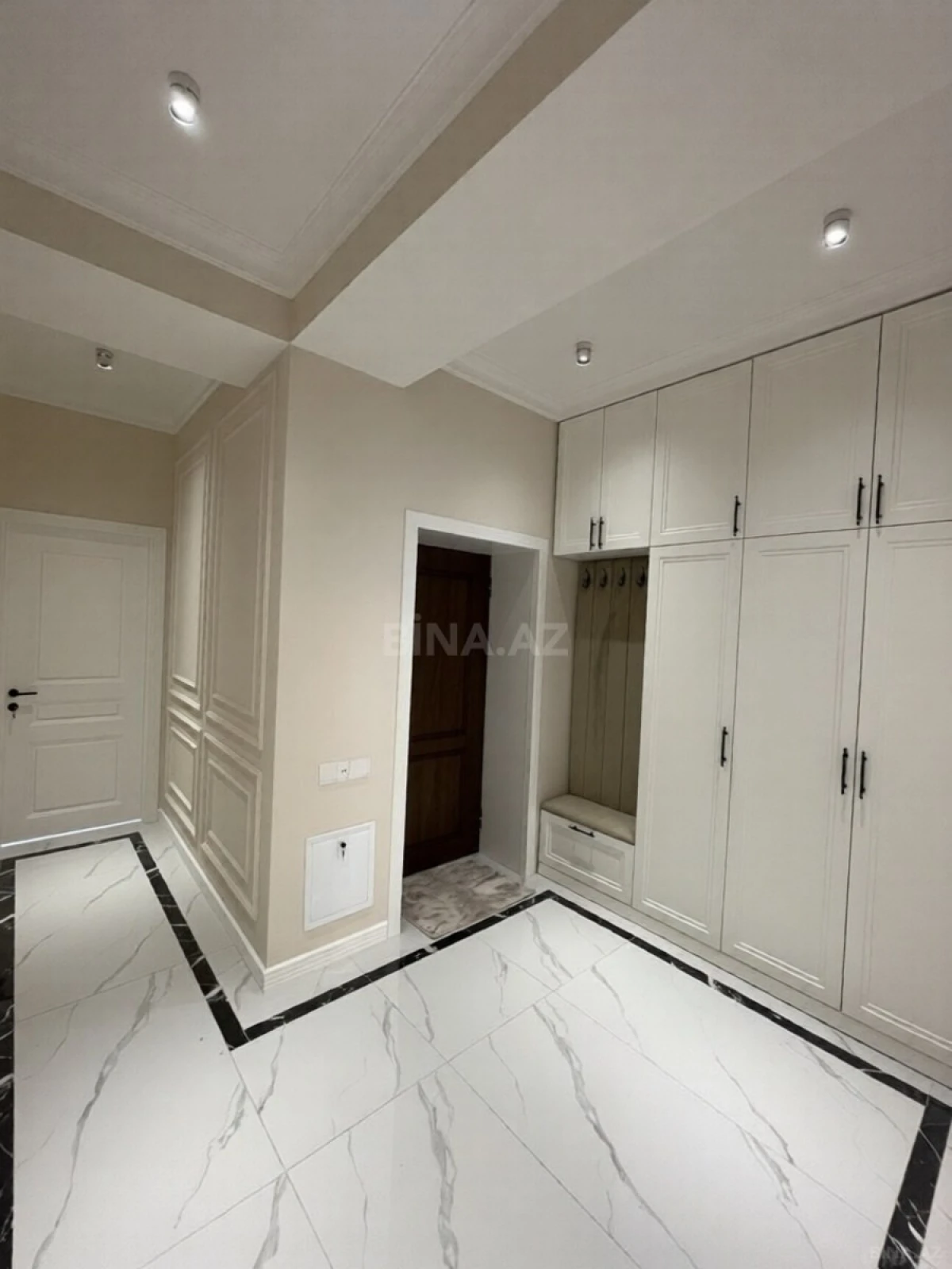 Kirayə verilir 2 otaqlı mənzil 70 m²