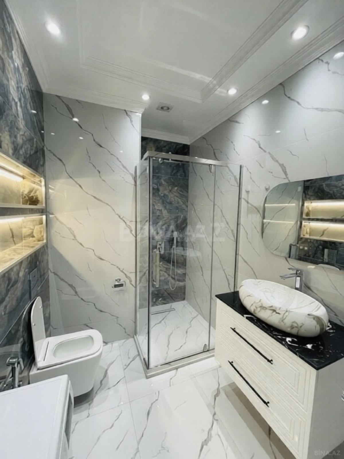 Kirayə verilir 2 otaqlı mənzil 70 m²