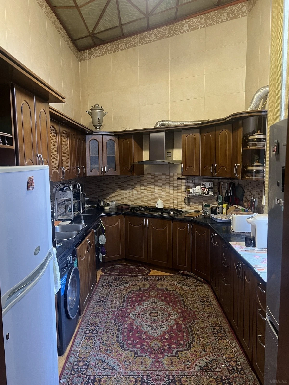 Satılır 9 otaqlı mənzil 350 m²