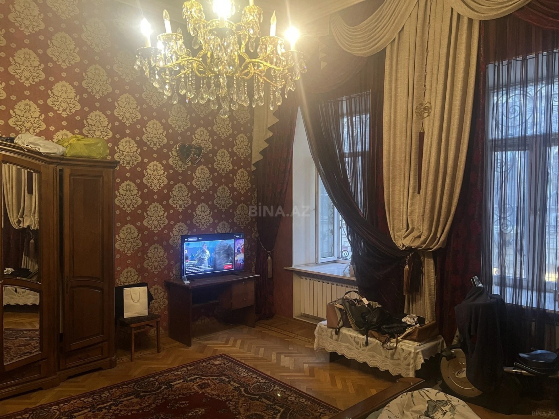 Satılır 9 otaqlı mənzil 350 m²
