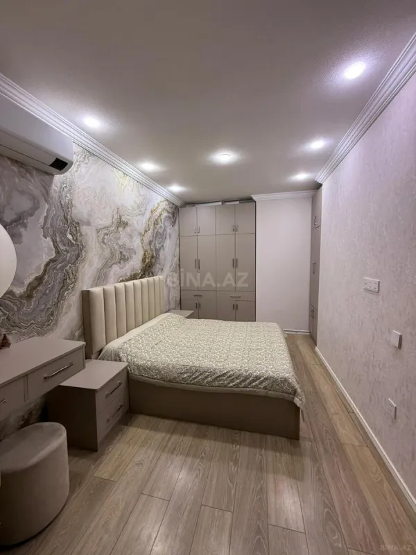 Satılır 2 otaqlı mənzil 68 m²