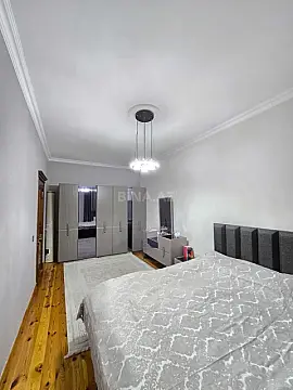 Satılır 7 otaqlı həyət evi 235 m²