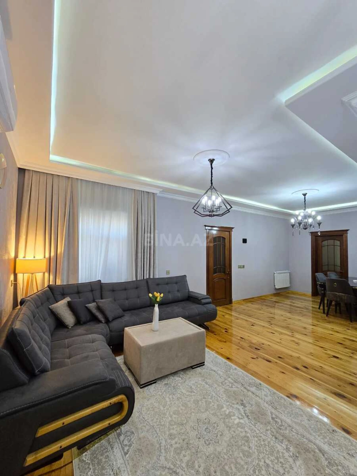 Satılır 7 otaqlı həyət evi 235 m²