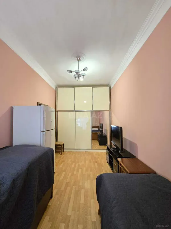 Satılır 7 otaqlı həyət evi 235 m²