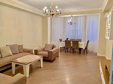 Satılır 2 otaqlı mənzil 67 m²