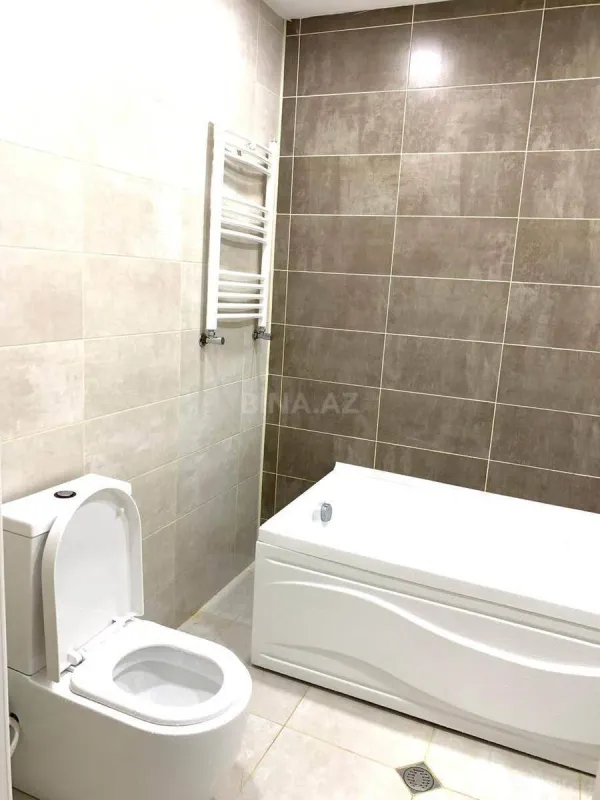 Satılır 2 otaqlı mənzil 67 m²
