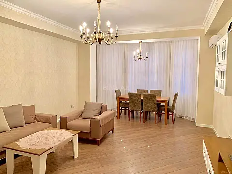 Satılır 2 otaqlı mənzil 67 m² — Bakı, İnşaatçılar 2 otaq 67.00 m²