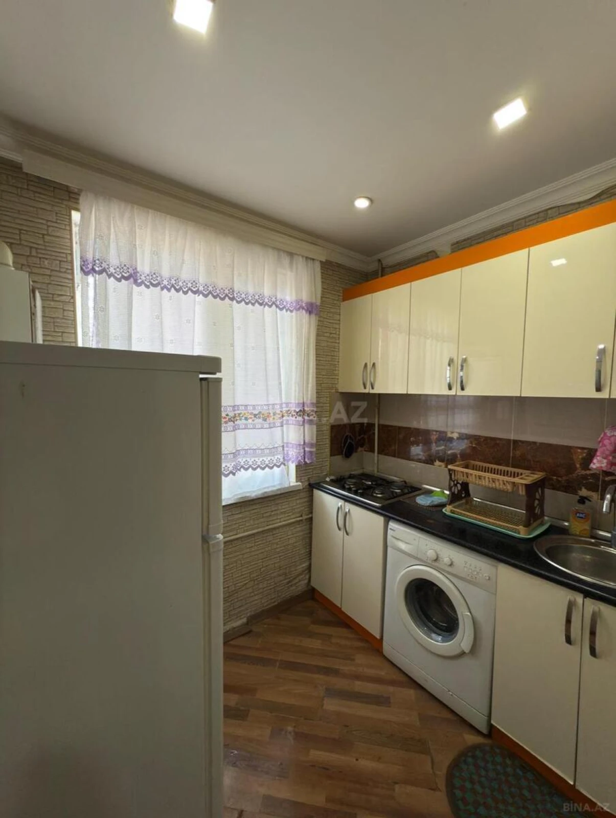 Kirayə verilir 2 otaqlı mənzil 60 m²