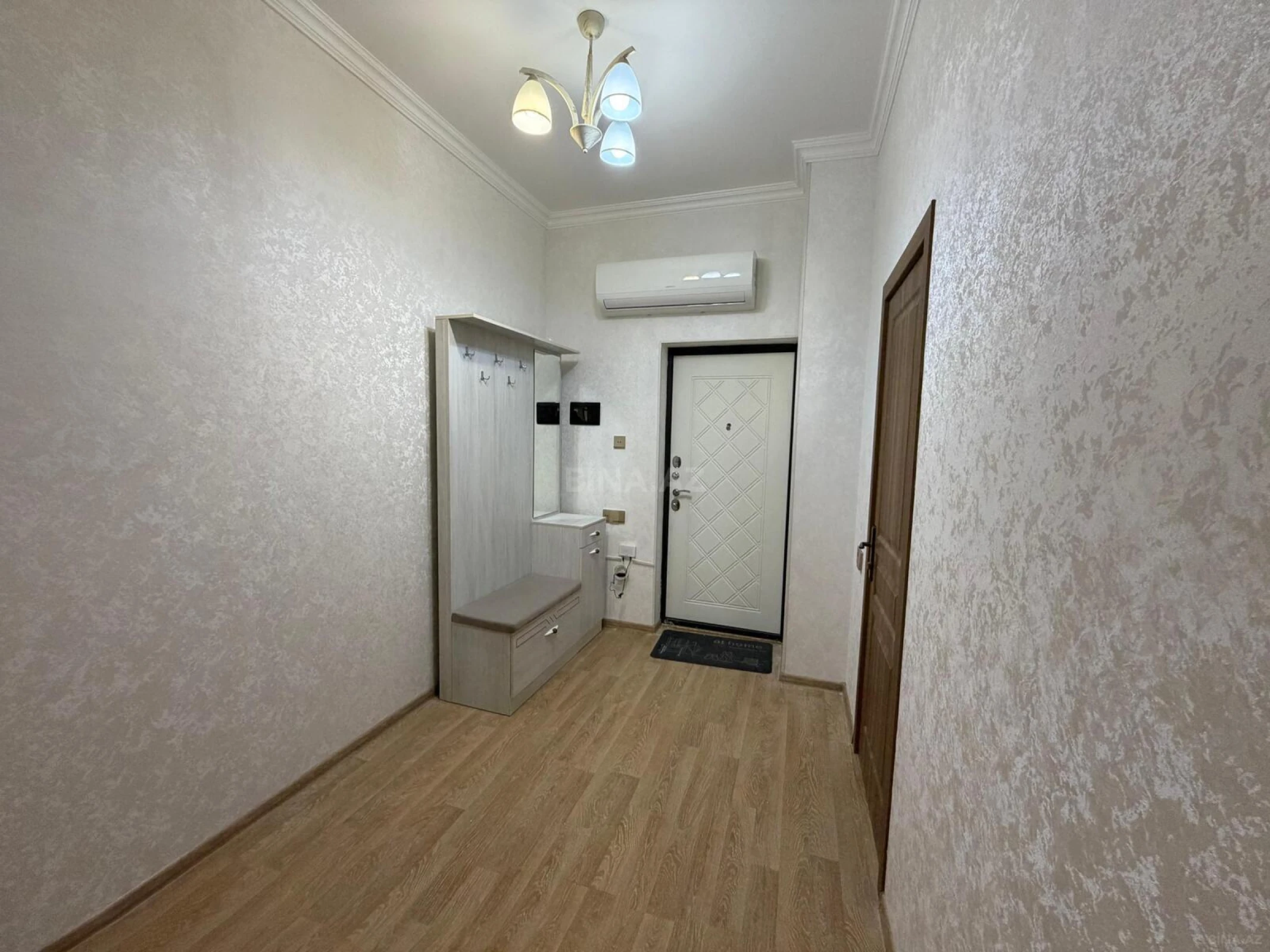 Satılır 1 otaqlı mənzil 53 m²