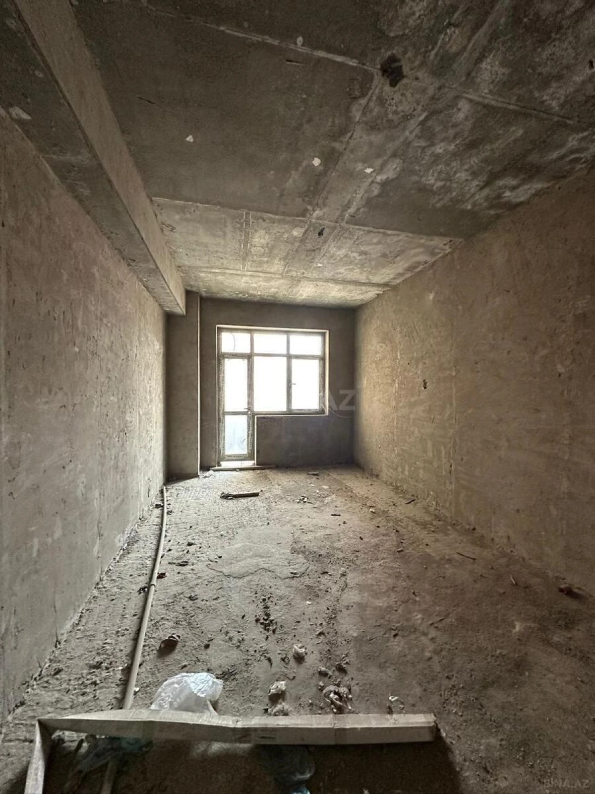 Satılır 4 otaqlı mənzil 180 m²