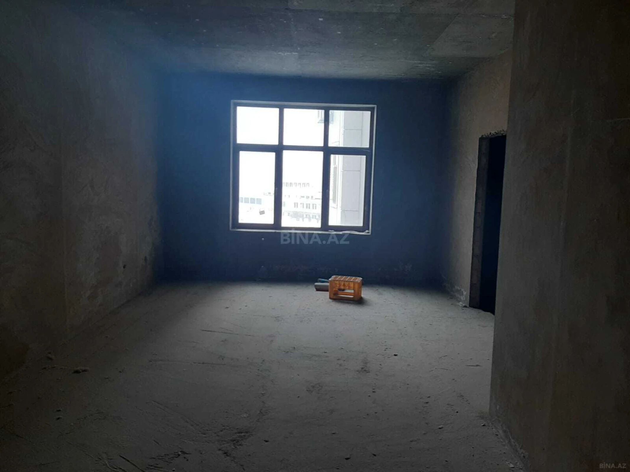 Satılır 4 otaqlı mənzil 180 m²