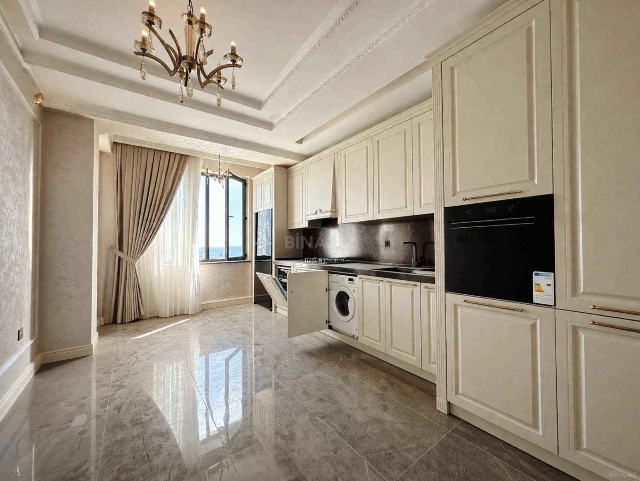 Kirayə verilir 3 otaqlı mənzil 124 m²