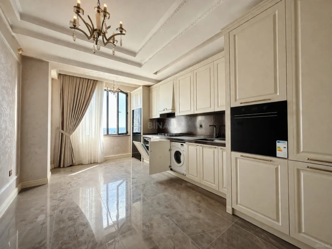 Kirayə verilir 3 otaqlı mənzil 124 m²