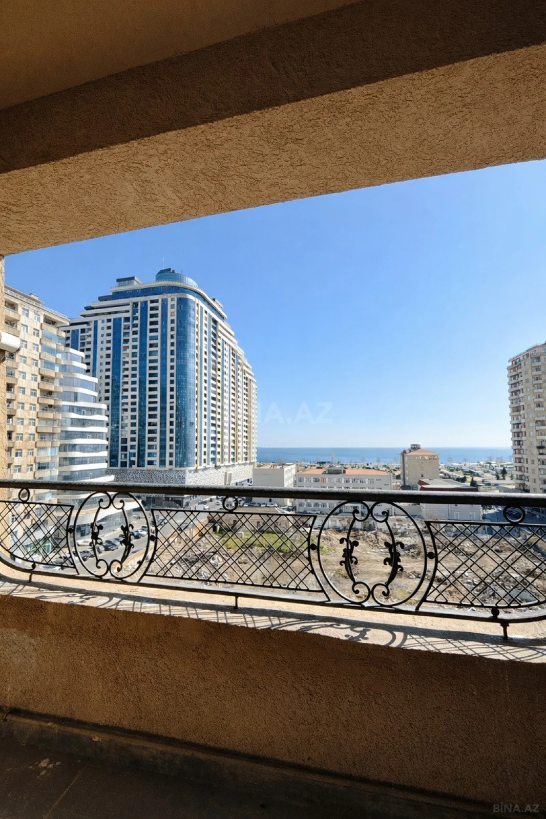 Kirayə verilir 3 otaqlı mənzil 124 m²