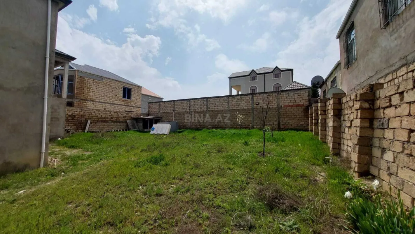 Satılır 8 otaqlı həyət evi 250 m²