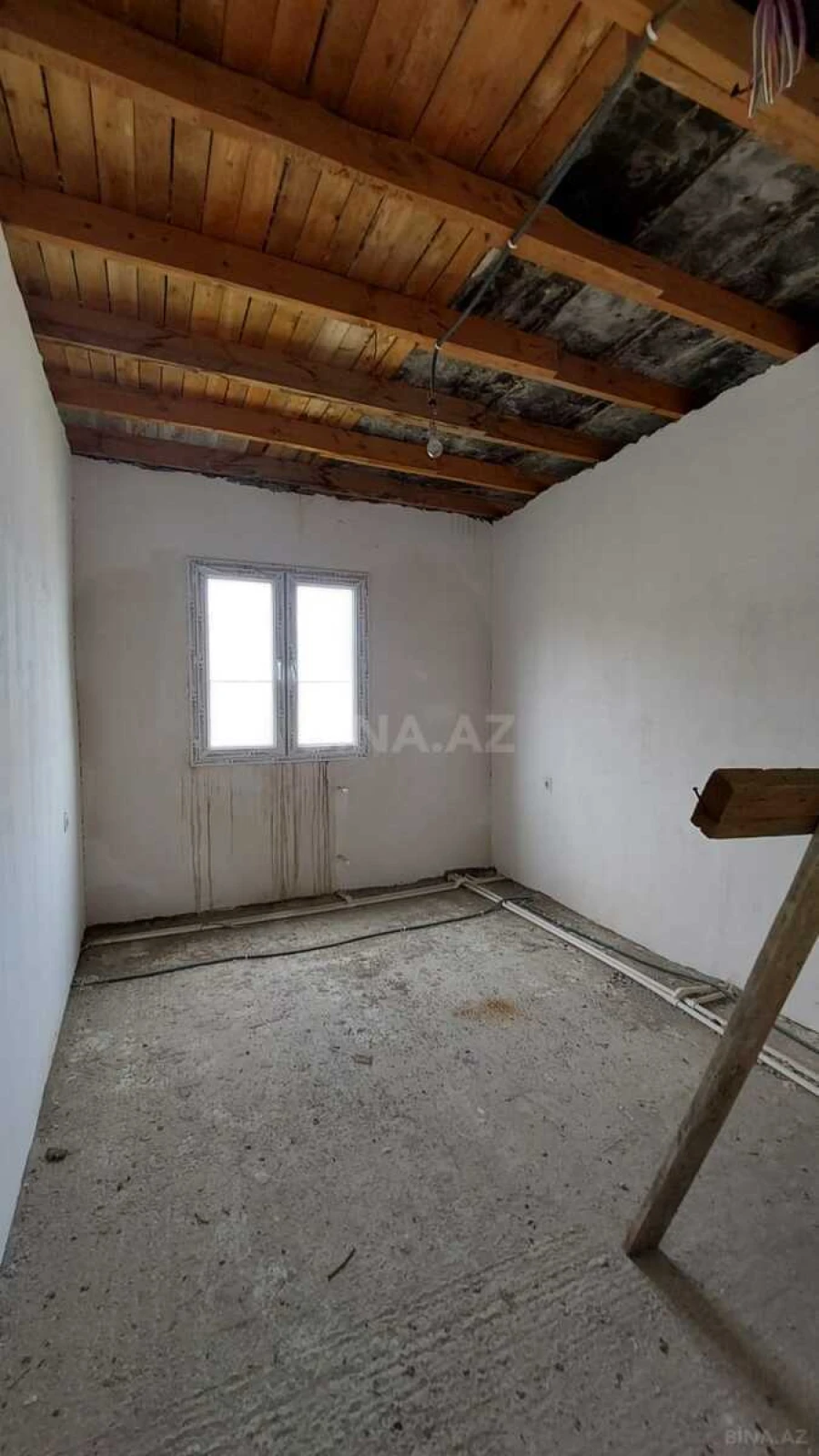 Satılır 8 otaqlı həyət evi 250 m²