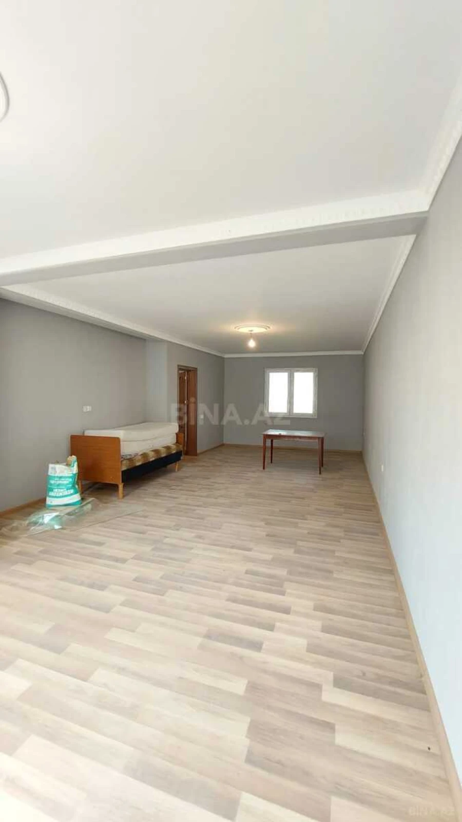 Satılır 8 otaqlı həyət evi 250 m²