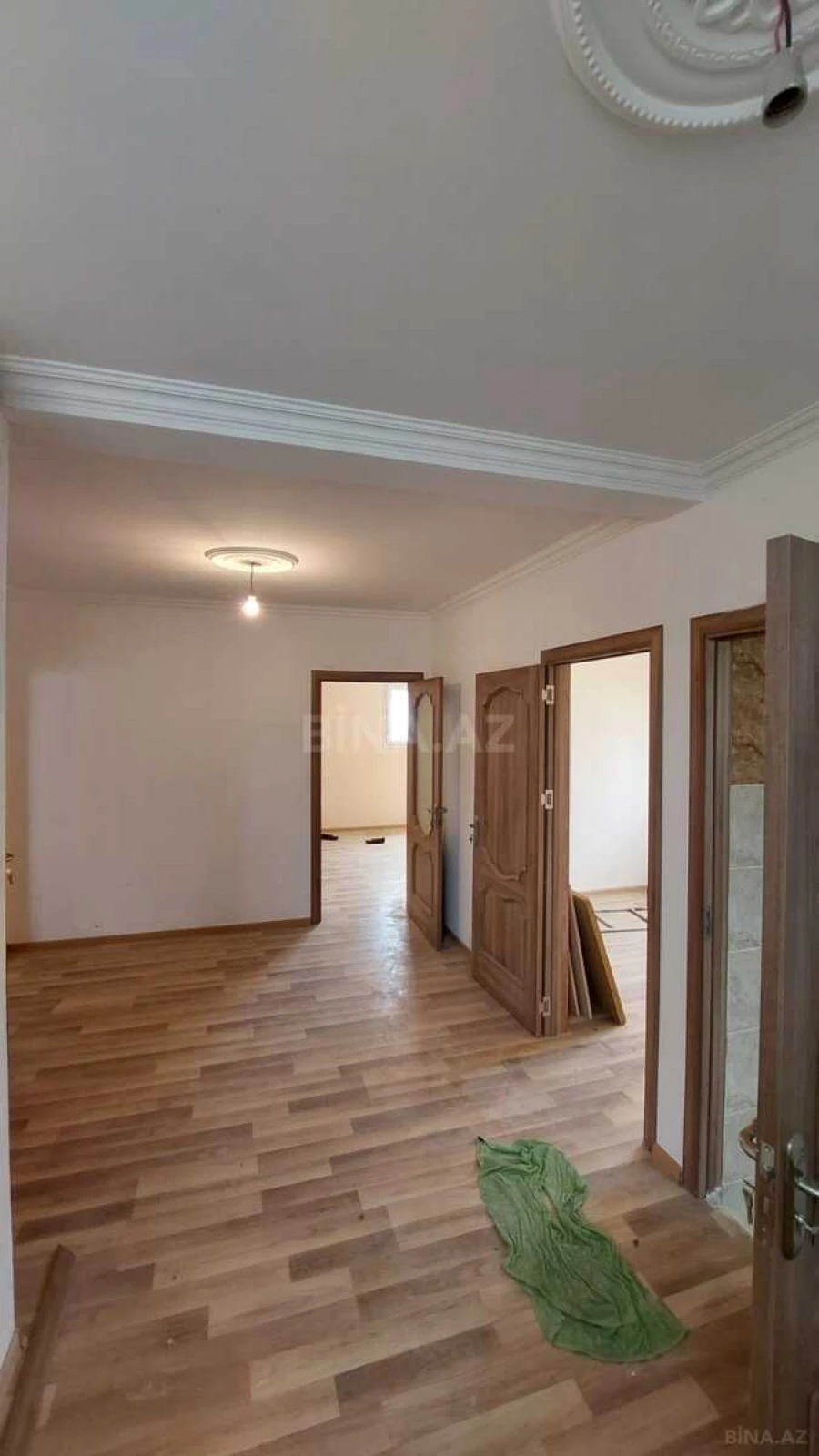 Satılır 8 otaqlı həyət evi 250 m²