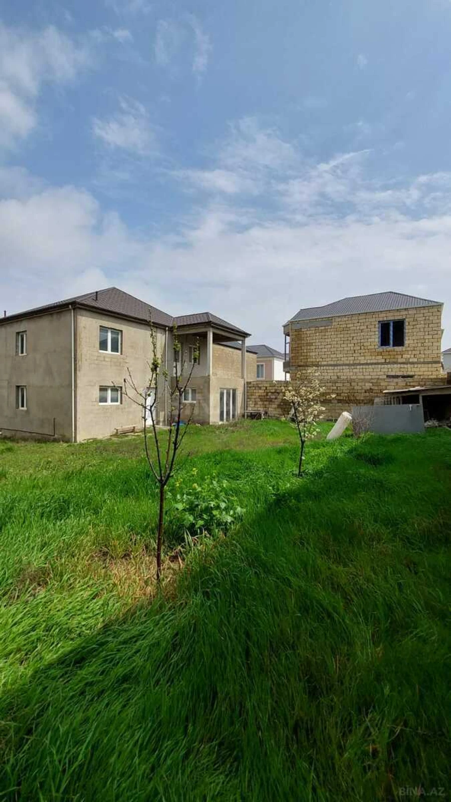 Satılır 8 otaqlı həyət evi 250 m²