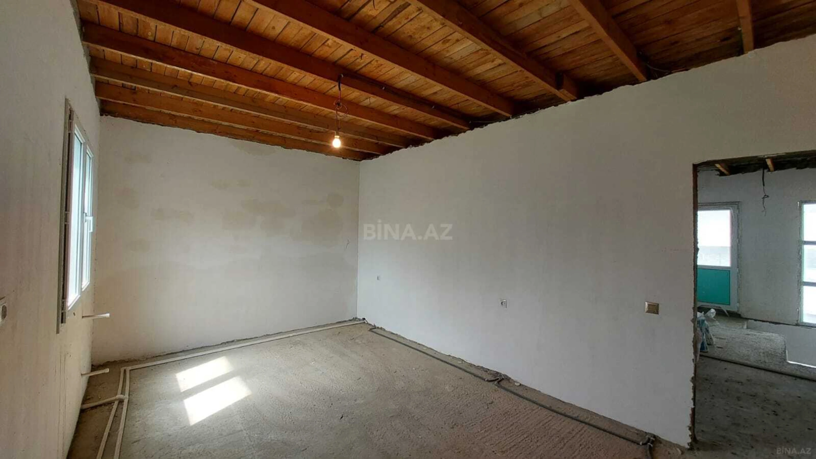 Satılır 8 otaqlı həyət evi 250 m²