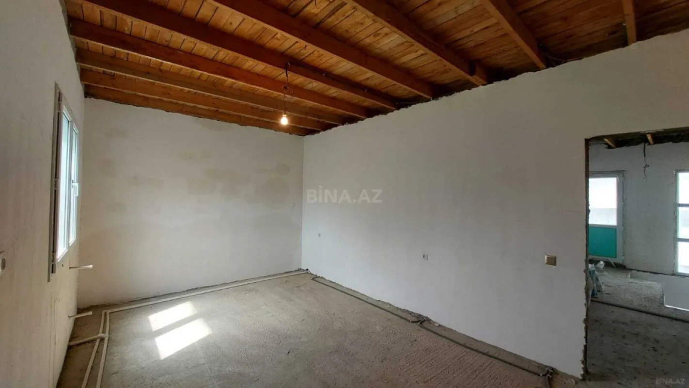 Satılır 8 otaqlı həyət evi 250 m²