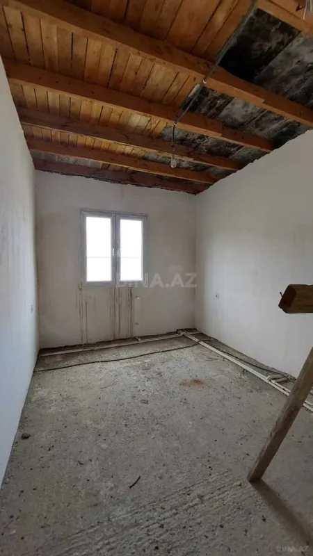 Satılır 8 otaqlı həyət evi 250 m²