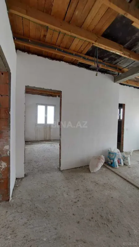 Satılır 8 otaqlı həyət evi 250 m²