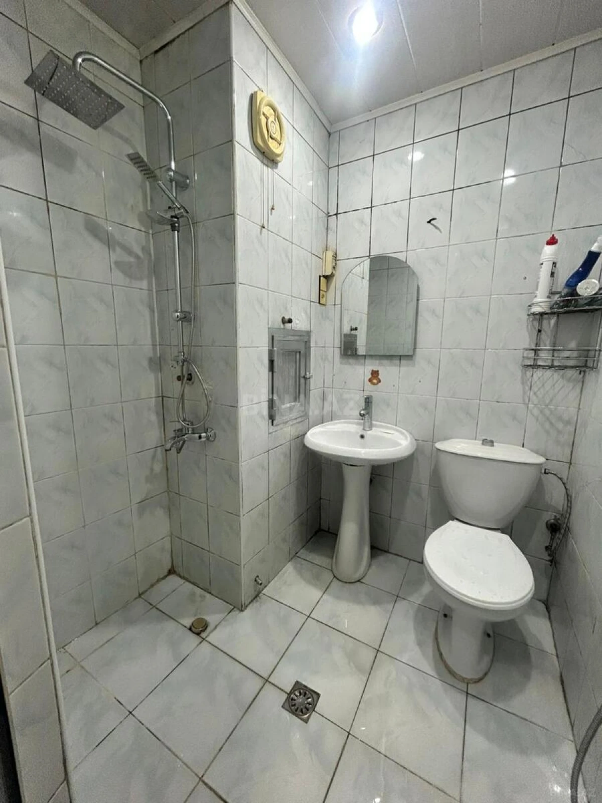 Kirayə verilir 2 otaqlı mənzil 55 m²