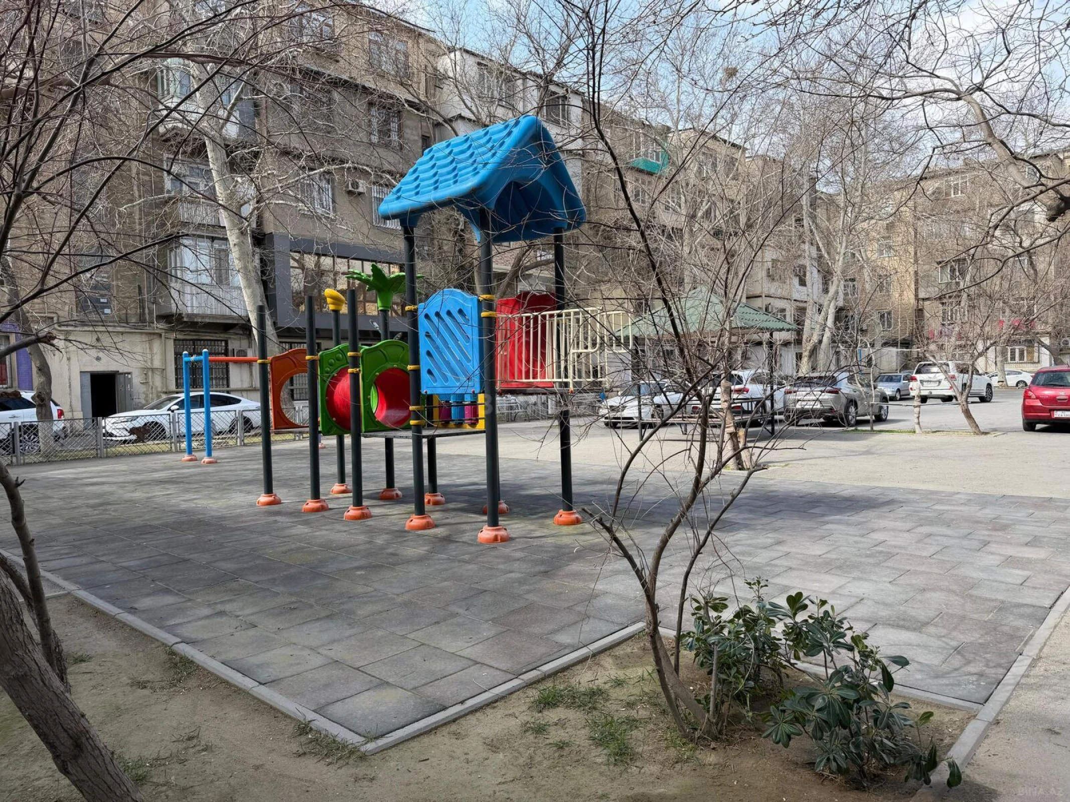 Satılır 3 otaqlı mənzil 74 m²