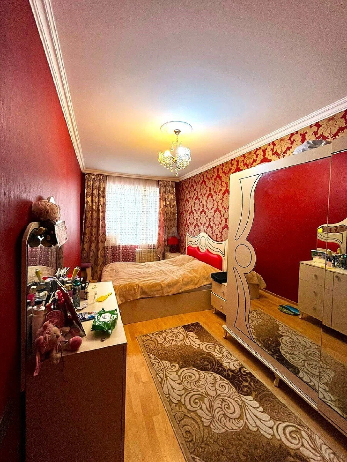 Satılır 4 otaqlı mənzil 110 m²