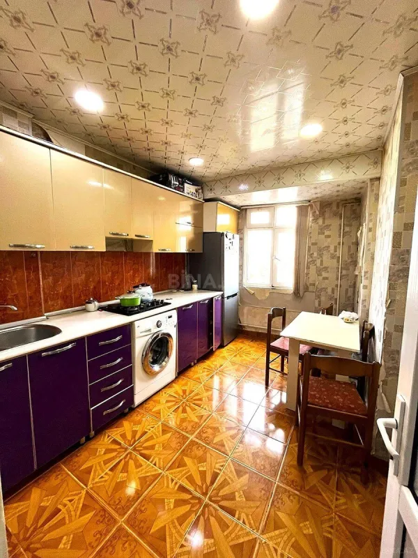 Satılır 4 otaqlı mənzil 110 m²