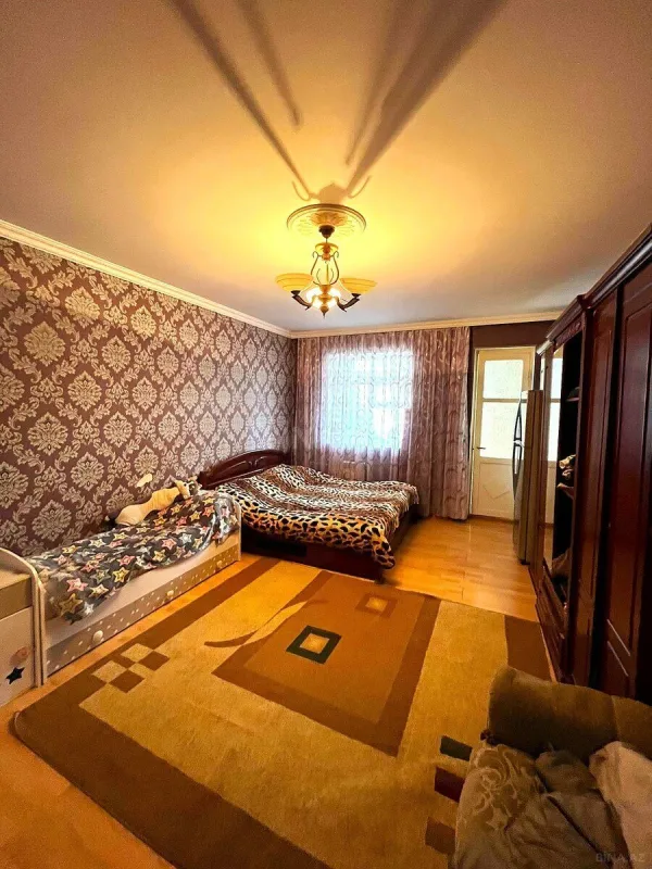 Satılır 4 otaqlı mənzil 110 m²