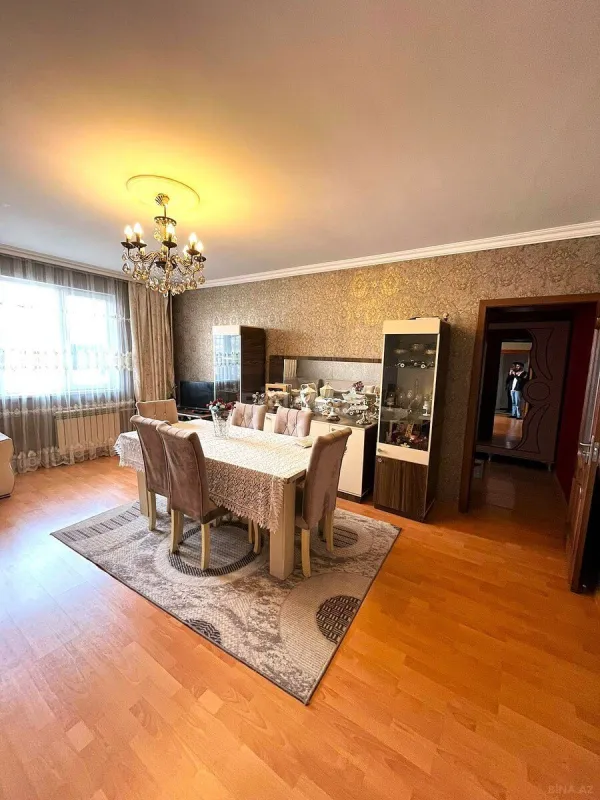 Satılır 4 otaqlı mənzil 110 m²