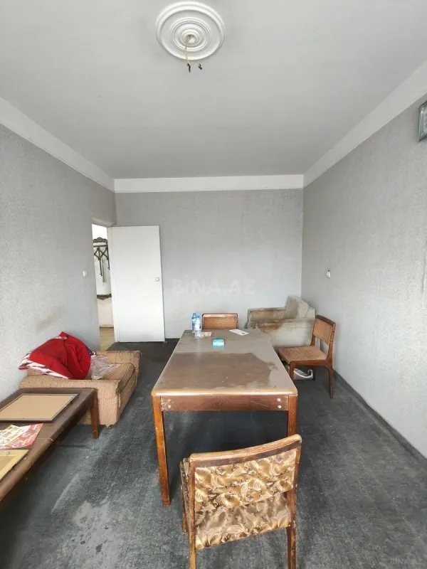 Satılır 4 otaqlı mənzil 95 m²